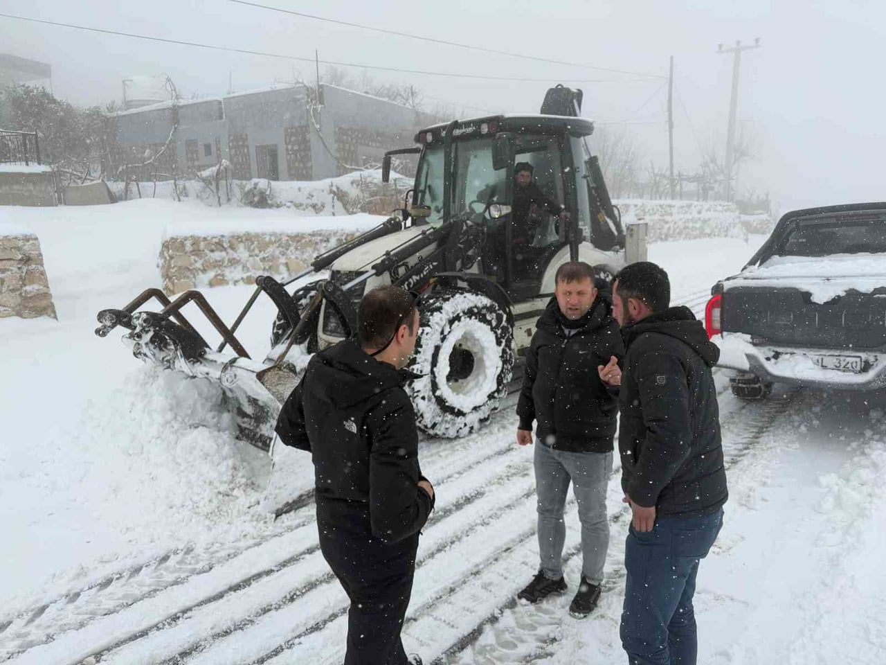 ŞIRNAK’IN GÜÇLÜKONAK İLÇESİNDE ETKİLİ OLAN OLUMSUZ HAVA KOŞULLARI VE YOĞUN KAR YAĞIŞI SONRASI...