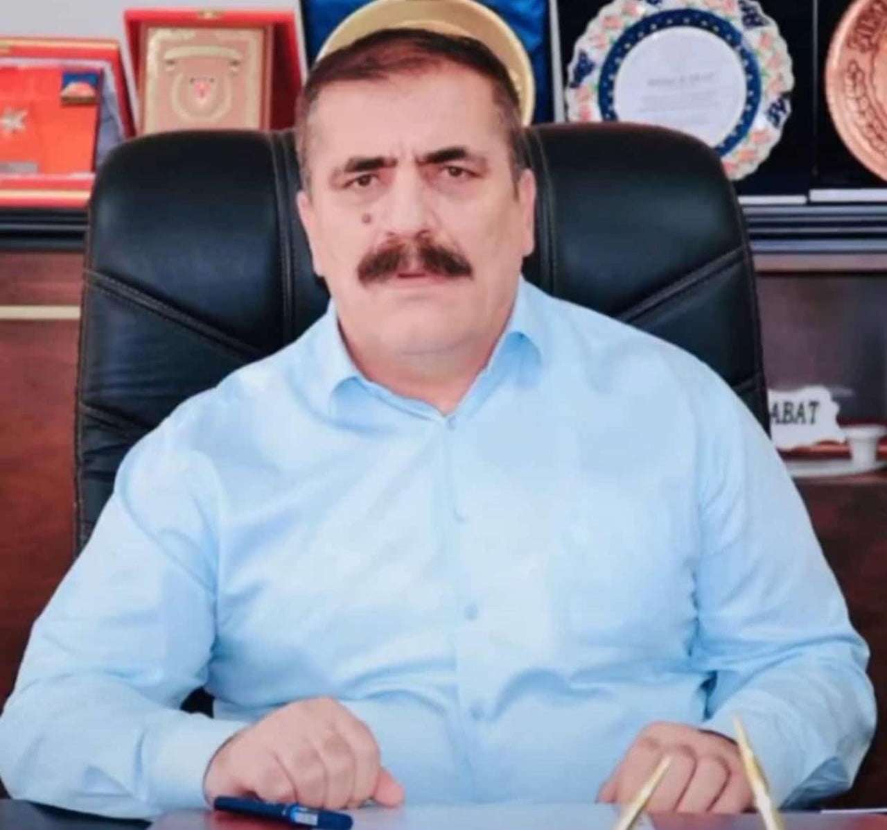 ŞIRNAK’IN ULUDERE İLÇESİNE BAĞLI ŞENOBA BELDESİNDE BELEDİYE EKİPLERİ YOLDA KALANLAR İÇİN 7/24...