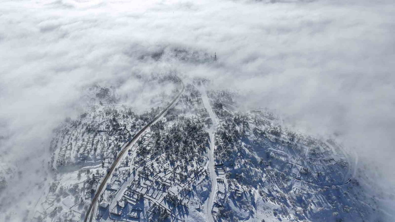 SİS VE KAR ALTINDAKİ 4 BİN YILLIK TARİHİ HARPUT MAHALLESİ EN SESSİZ GÜNLERİNİ YAŞARKEN, ORTAYA...