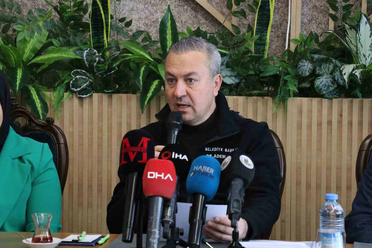 SİVAS BELEDİYE BAŞKANI ADEM UZUN, KENTTE GÖREV YAPAN BASIN MENSUPLARIYLA BİR ARAYA GELDİ.