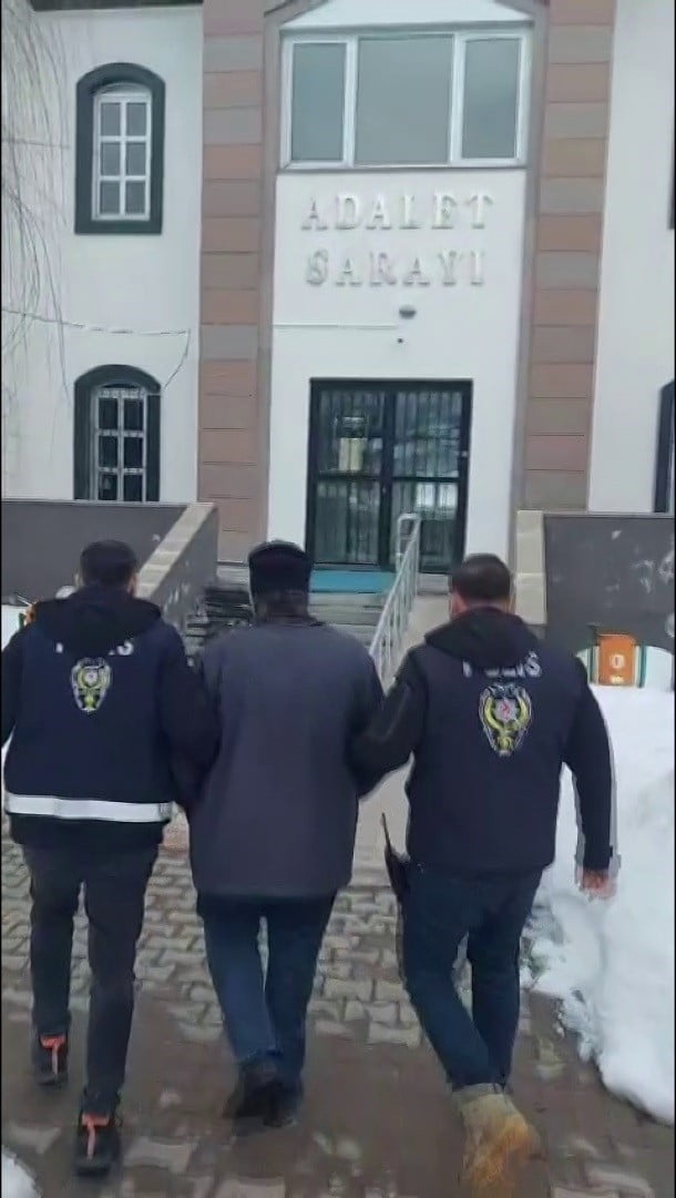 SİVAS’IN GEMEREK İLÇESİNDE ARANAN ŞAHISLARA YÖNELİK YÜRÜTÜLEN ÇALIŞMALAR KAPSAMINDA HAKKINDA...