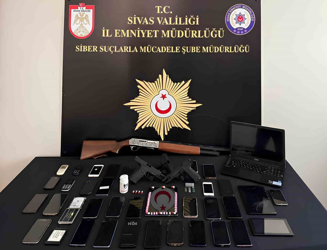 SİVAS MERKEZLİ SİBER DOLANDIRICILIK OPERASYONU, 18 ŞÜPHELİDEN 11’İ TUTUKLANDI