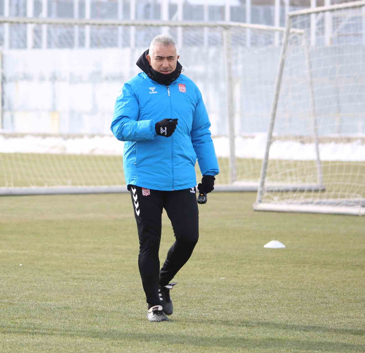 SİVASSPOR TEKNİK DİREKTÖRÜ MEHMET ALTIPARMAK, ARNAVUT FUTBOLCU REY MANAJ'I TAKIMI GÖRMEK...