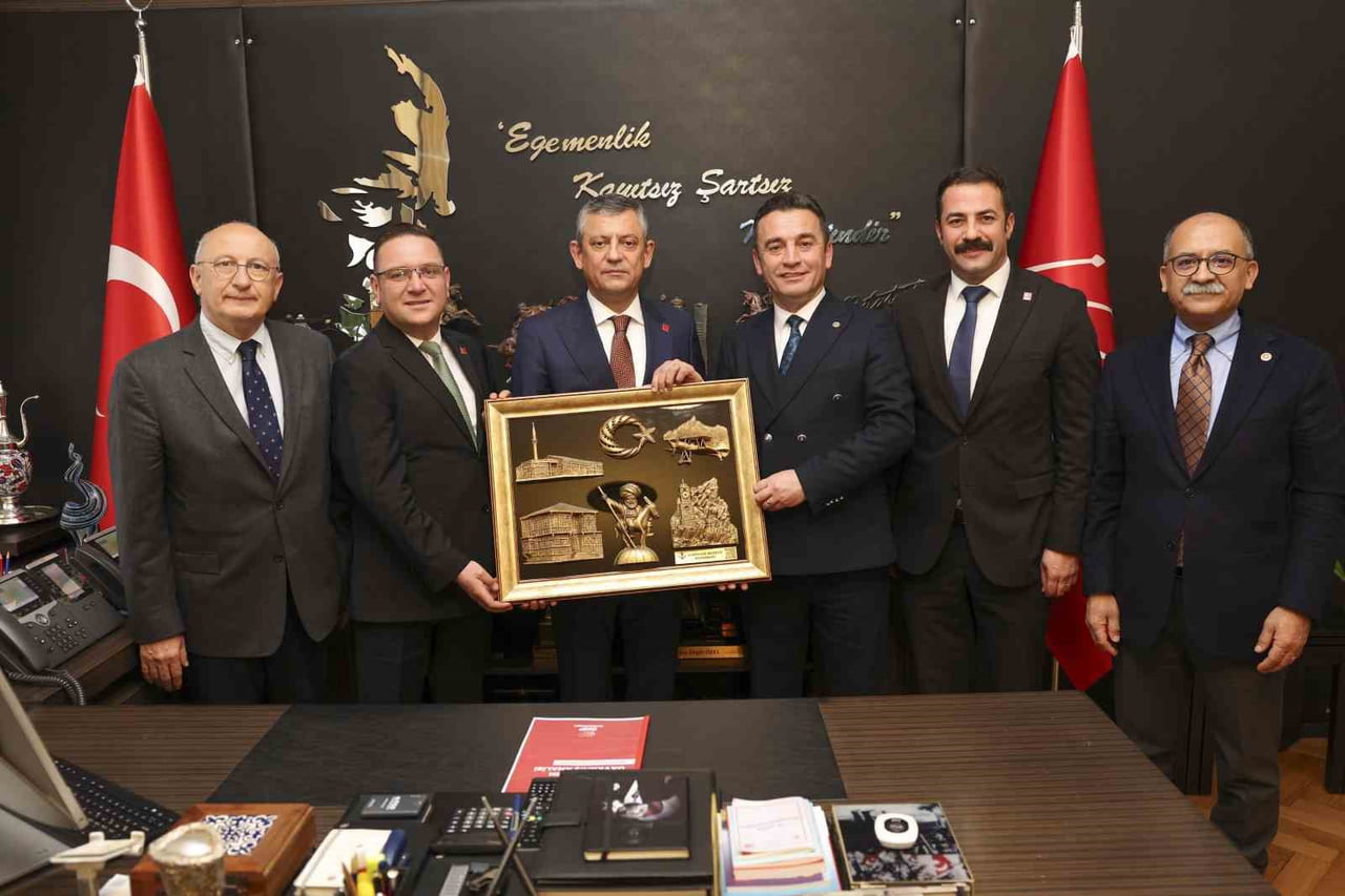 SİVRİHİSAR BELEDİYE BAŞKANI HABİL DÖKMECİ, BELEDİYE MECLİS ÜYELERİ, CHP İL BAŞKANI TALAT YALAZ...