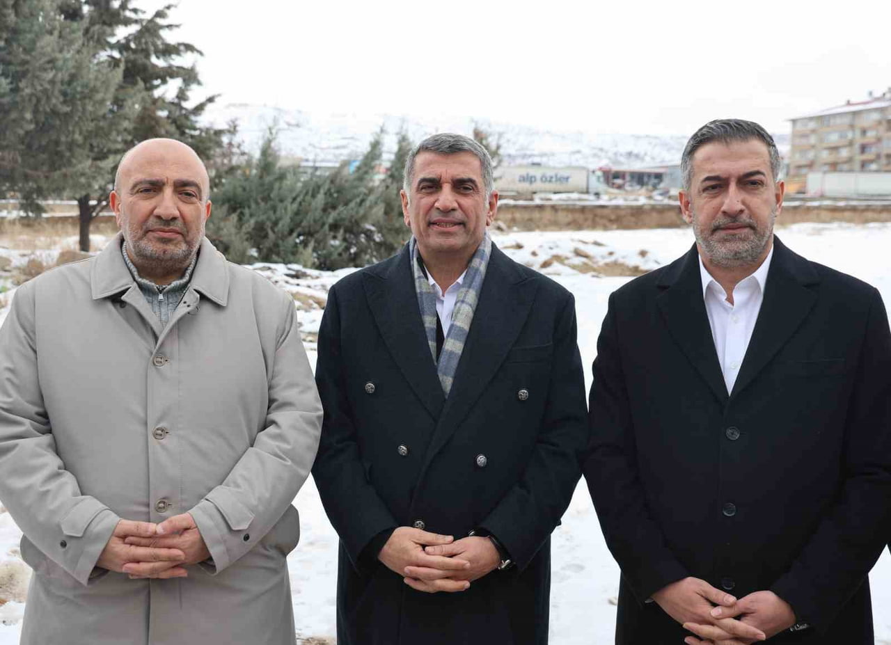 (SOLDAN SAĞA) MHP MİLLETVEKİLİ SEMİH IŞIKVER, AK PARTİ MİLLETVEKİLİ EJDER AÇIKKAPI VE CHP...