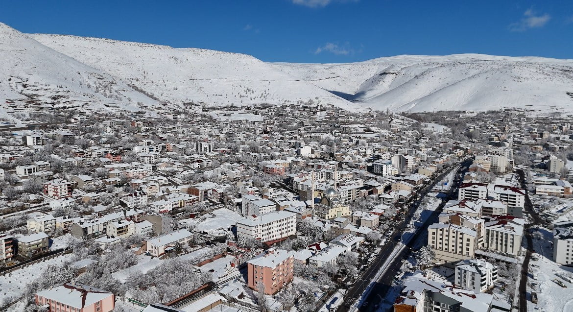 SOLHAN İLÇESİNDE ETKİLİ OLAN KAR YAĞIŞI VE SOĞUK HAVA, HAYATI OLUMSUZ ETKİLEDİ