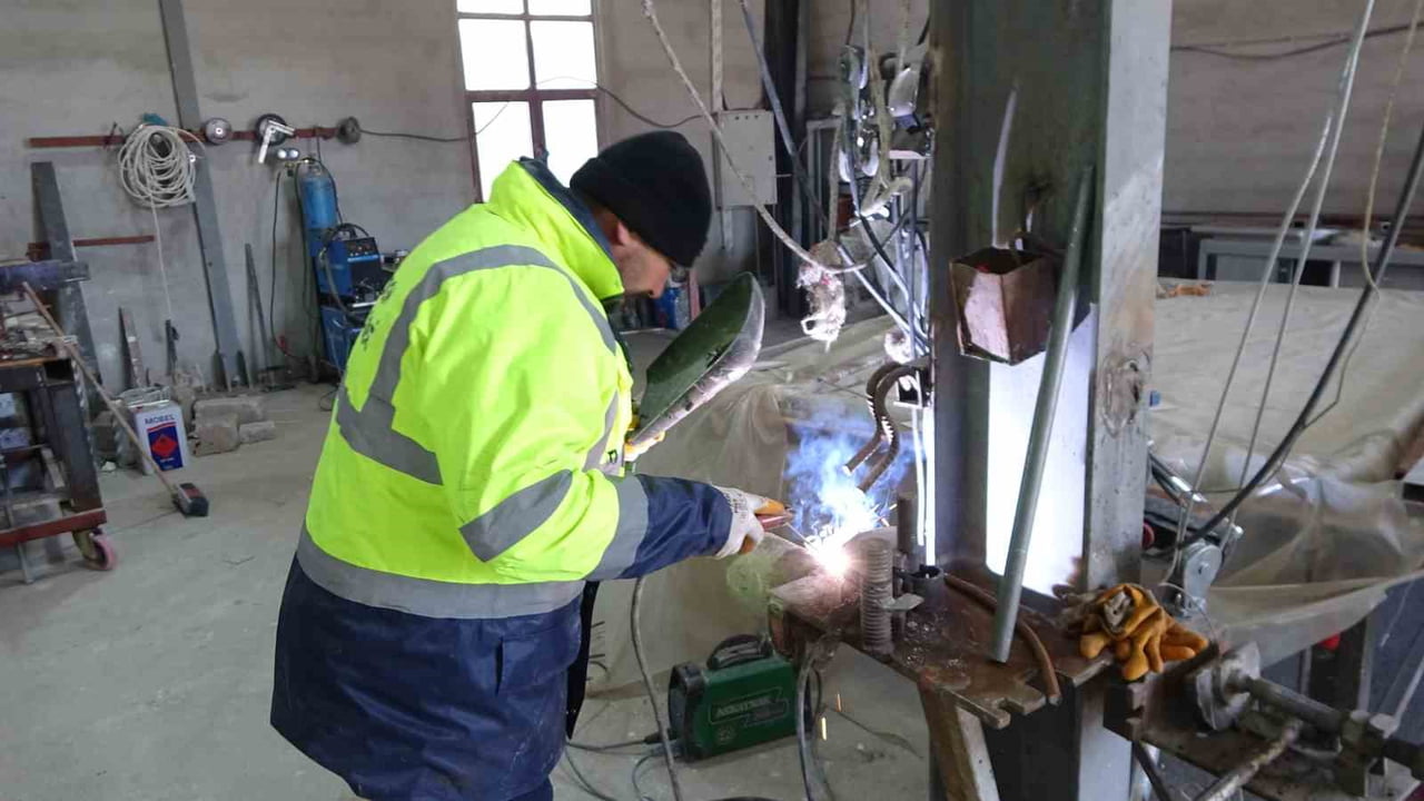 SORGUN BELEDİYESİ DEKORATİF ÜRÜNLER ATÖLYESİNDE ŞEHRİN ESTETİK YAPISI VE MİMARİSİNE ÖNEMLİ...