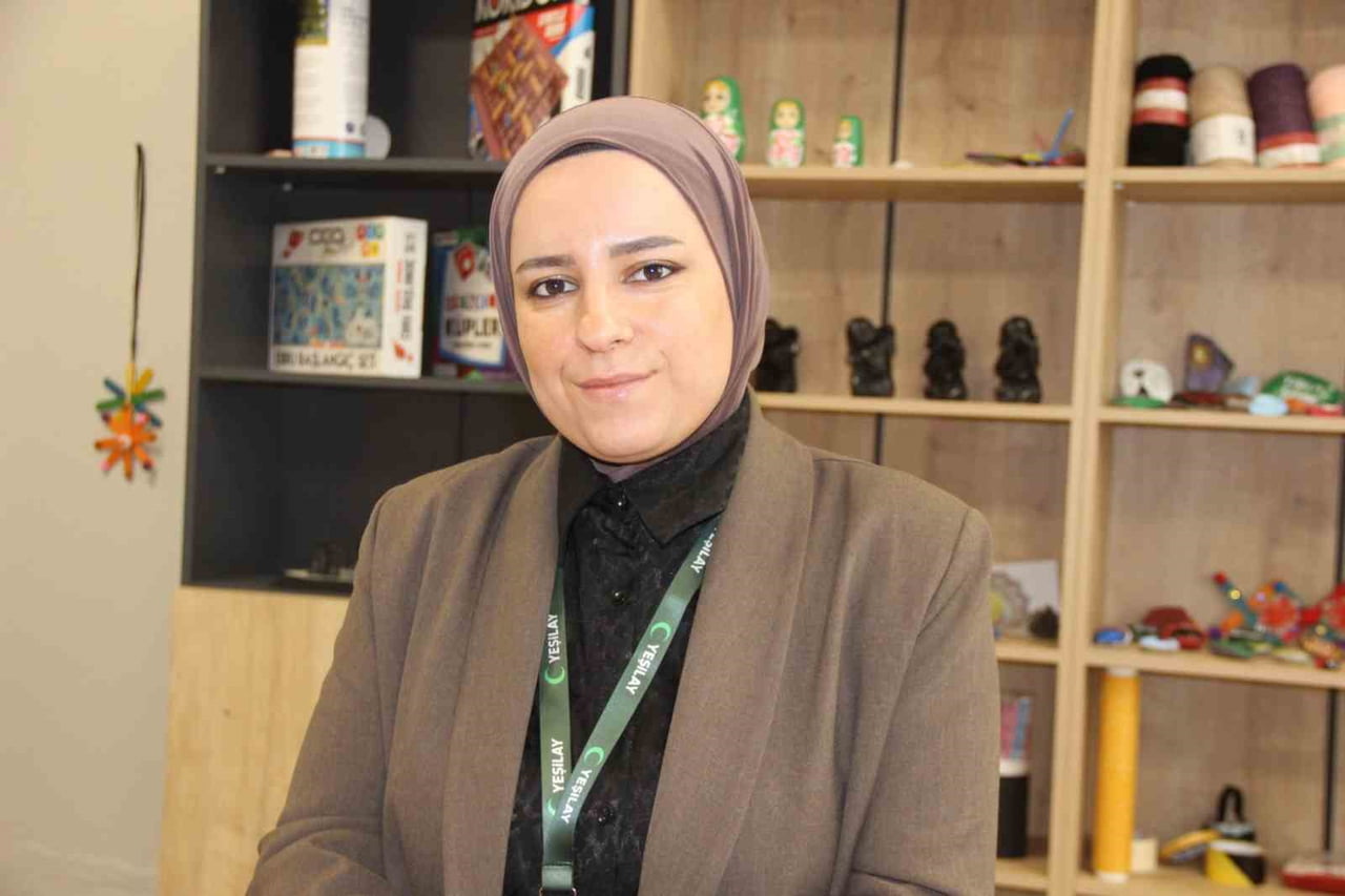 SOSYAL HİZMET UZMANI BEŞİRE ŞEN ÇELEBİ, "BU NOKTADA SOSYAL HİZMET AYAĞINDA İŞ VE DANIŞMANLIK...