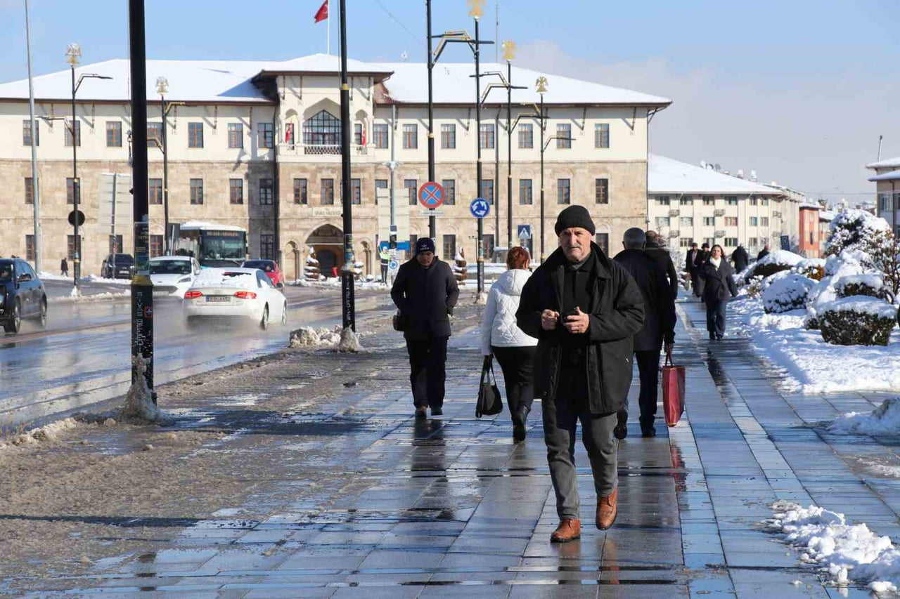 SOSYAL MEDYADA YER ALAN VE BAZI MEDYA KURULUŞLARININ SERVİS ETTİĞİ, ÜNLÜ SANATÇI TARKAN’IN...