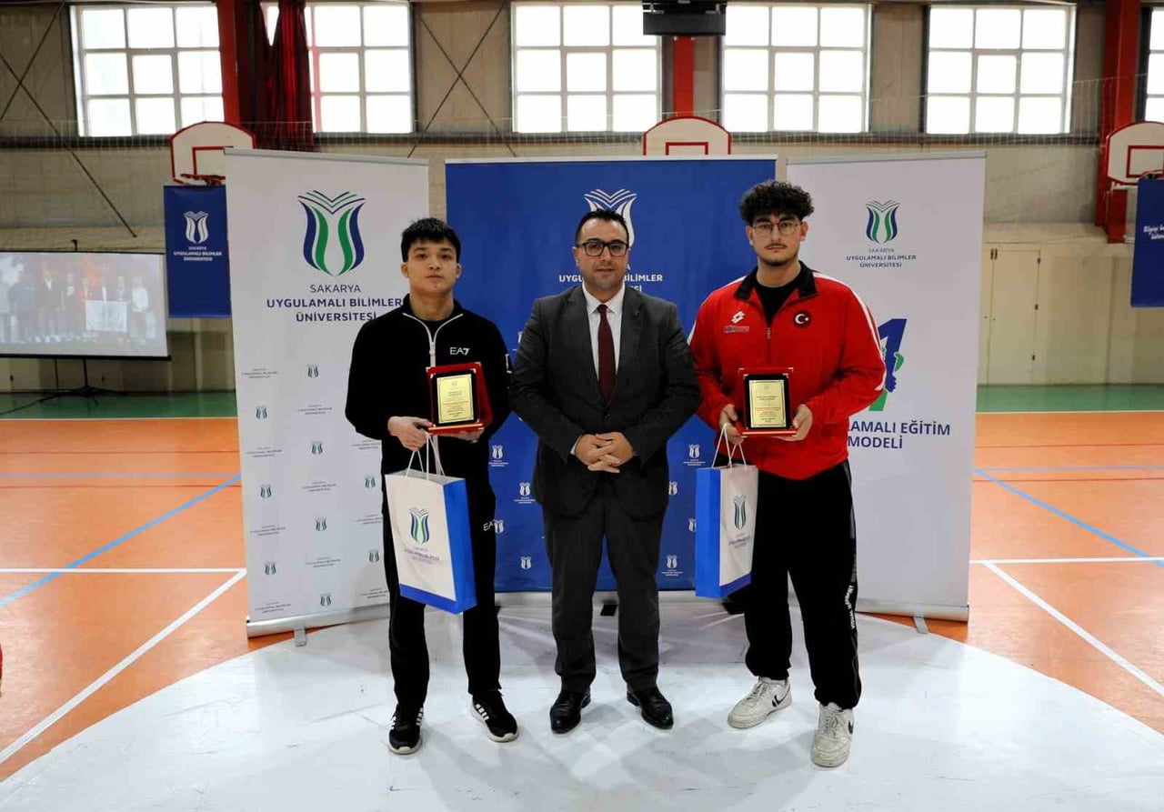 SUBÜ SKS DAİRE BAŞKANLIĞI İLE SPOR BİLİMLERİ FAKÜLTESİ KOORDİNASYONUNDA BİR PROGRAM DÜZENLENEREK...