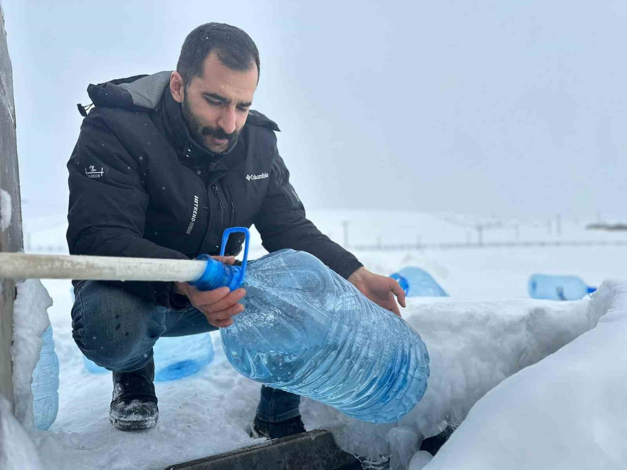 SULARIN KESİLMESİ ÜZERİNE KARŞIYAKA MAHALLESİ’NDE YAŞAYAN VATANDAŞLAR, İÇME VE GÜNLÜK...