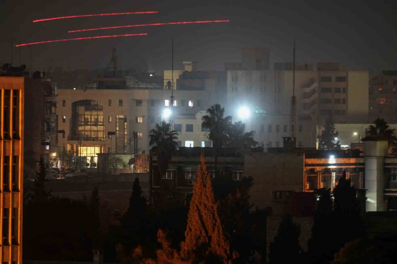 SURİYE ORDUSU HALEP’İN EŞREFİYE MAHALLESİ’NDE BİRÇOK NOKTADA KONTROLÜ SAĞLADI