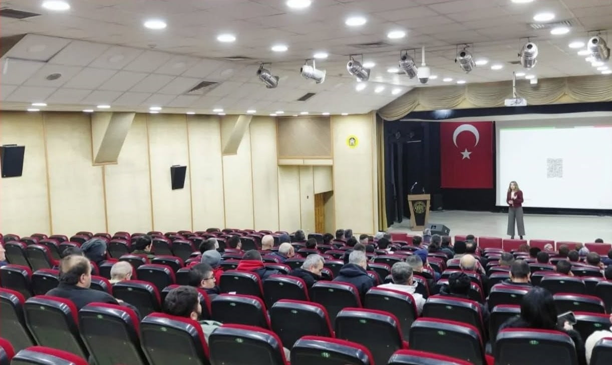 TAVŞANLI’DA "TEKNOLOJİ BAĞIMLILIĞI" KONULU SEMİNER DÜZENLENDİ