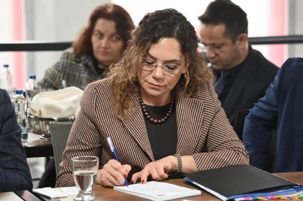 TEKİRDAĞ BÜYÜKŞEHİR BELEDİYE BAŞKANI DR. CANDAN YÜCEER, ÇORLU’DA GÖREV YAPAN MAHALLE MUHTARLARI VE...