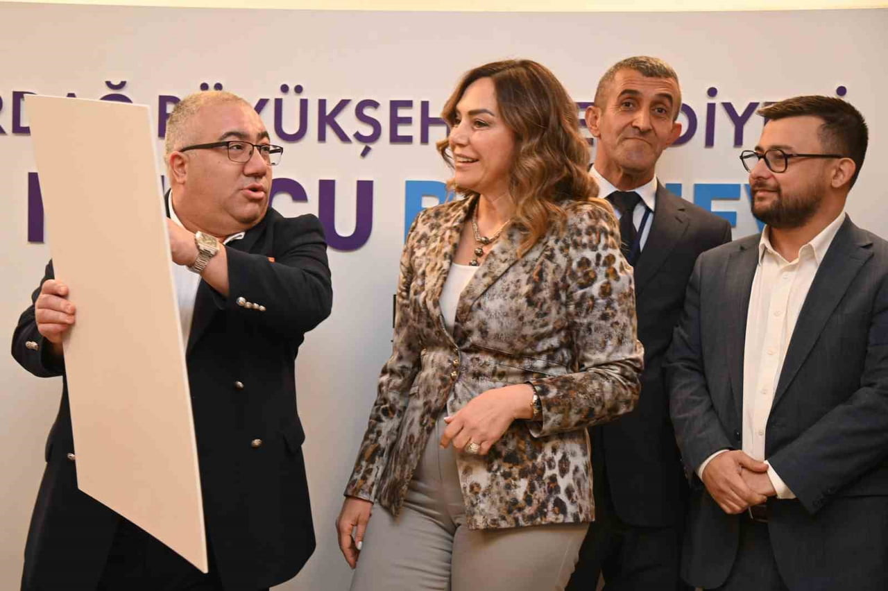 TEKİRDAĞ BÜYÜKŞEHİR BELEDİYESİ'NCE YAPIMI TAMAMLANAN UĞUR MUMCU BASINEVİ DÜZENLENEN TÖRENLE...