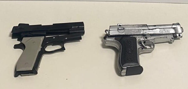 TEKİRDAĞ’IN SÜLEYMANPAŞA İLÇESİNDE SOKAK ORTASINDA SİLAH TEŞHİRİ YAPARAK ÇEVREYİ RAHATSIZ EDEN...