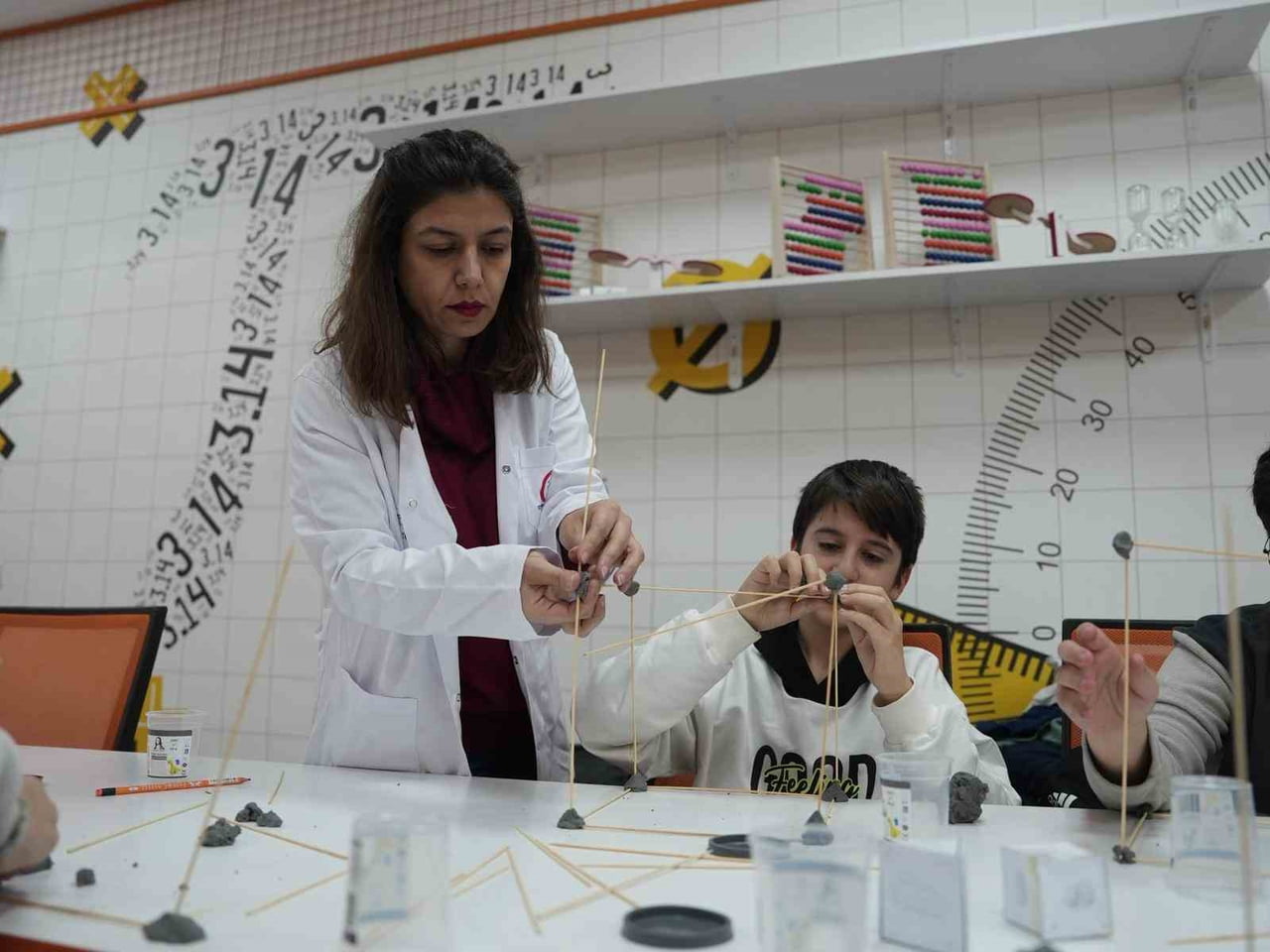 TEMEL BİLİMLER, UZAY VE HAVACILIK, MATEMATİK, KEŞİF, TASARIM, ROBOTİK VE KODLAMA GİBİ FARKLI...