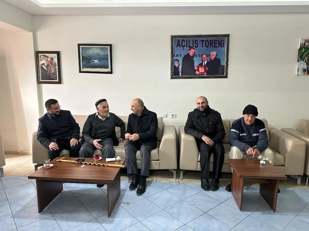 TEPEBAŞI MÜFTÜLÜĞÜ HEYETİ, SAFİYE GÖNÜL BAYAR HUZUREVİ’Nİ ZİYARET EDEREK YAŞLILARLA BİR ARAYA...