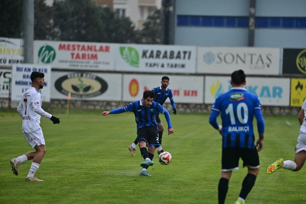 TFF 2. LİG'İN 20. HAFTASINDA KARACABEY BELEDİYESPOR EVİNDE İNEGÖLSPOR'A 1-0 MAĞLUP OLDU.