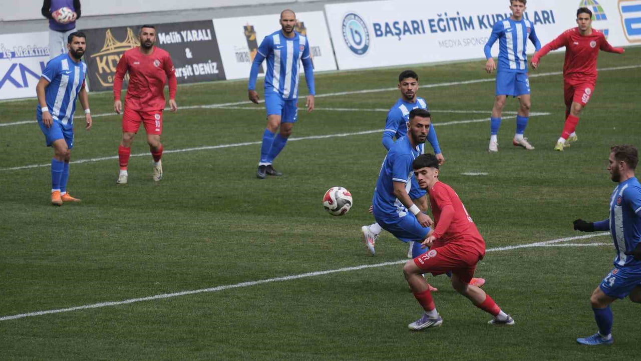 TFF 2. LİG BEYAZ GRUP 21. HAFTASINDA KARAMAN FUTBOL KULÜBÜ, KONUK ETTİĞİ KEPEZSPOR'A 4-0...