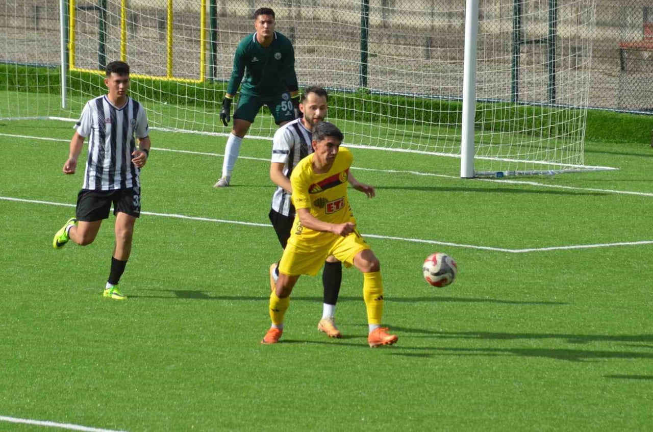 TFF 3. LİG 4. GRUP’UN 18. HAFTASINDA SAHASINDA ESKİŞEHİRSPOR’U AĞIRLAYAN NAZİLLİSPOR, GENÇ...