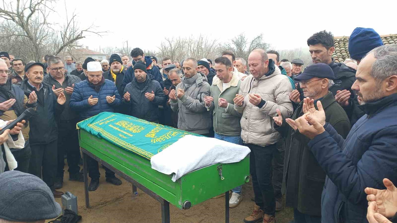 TIRIN BİÇEREK HAYATTAN KOPARDIĞI SÜRÜCÜ SON YOLCULUĞUNA UĞURLANDI