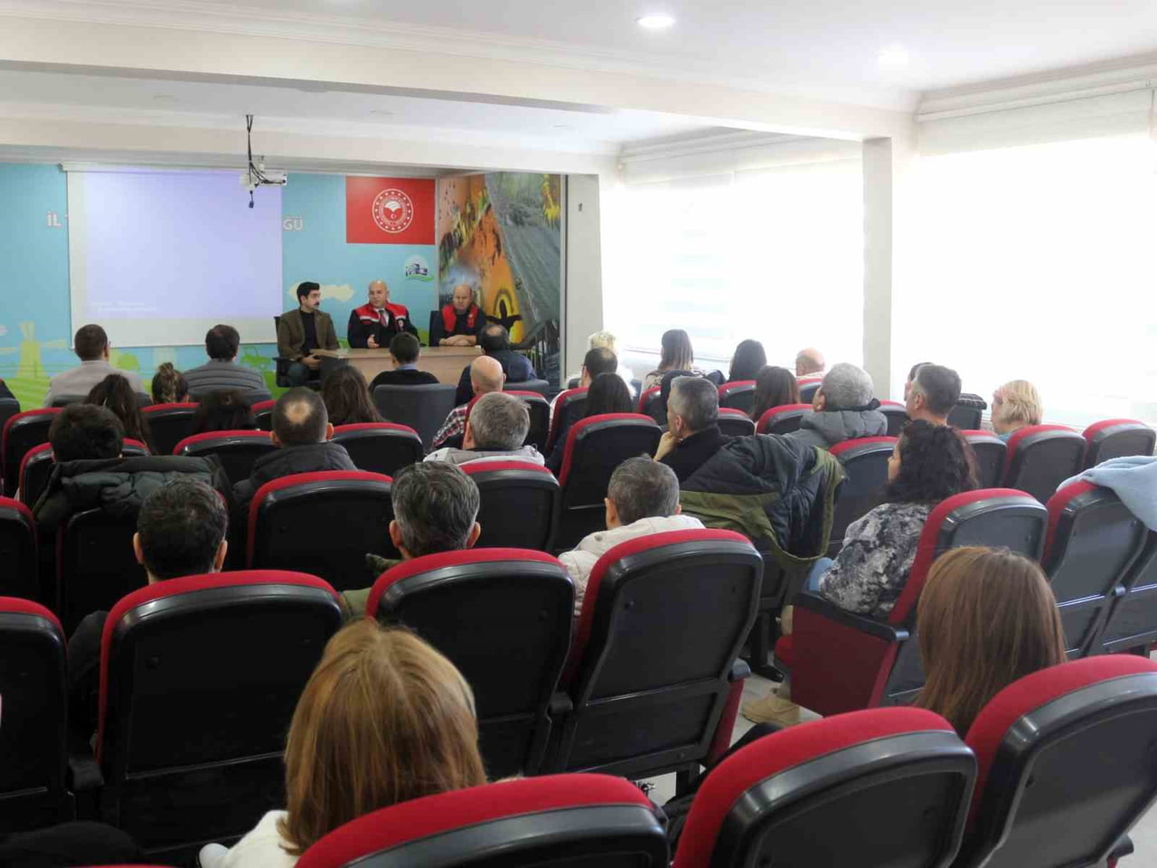 TOPLANTIYA, KIRKLARELİ TARIM VE ORMAN MÜDÜRÜ GÖKHAN KARACA'IN YANI SIRA GIDA VE YEM ŞUBE MÜDÜRÜ...