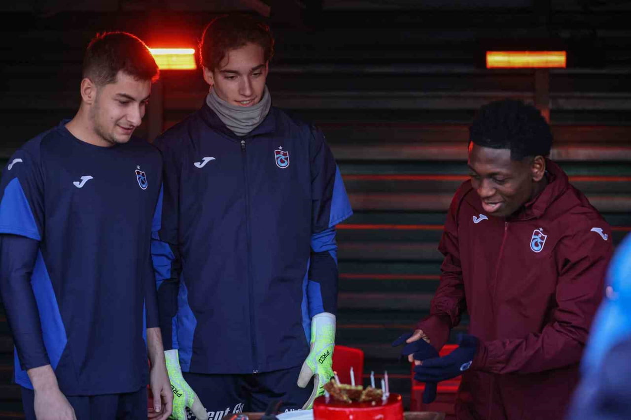 TRABZONSPOR, TURKCELL SÜPER KUPA YARI FİNALİ'NDE OYNAYACAĞI GALATASARAY MAÇI HAZIRLIKLARINA BİR...