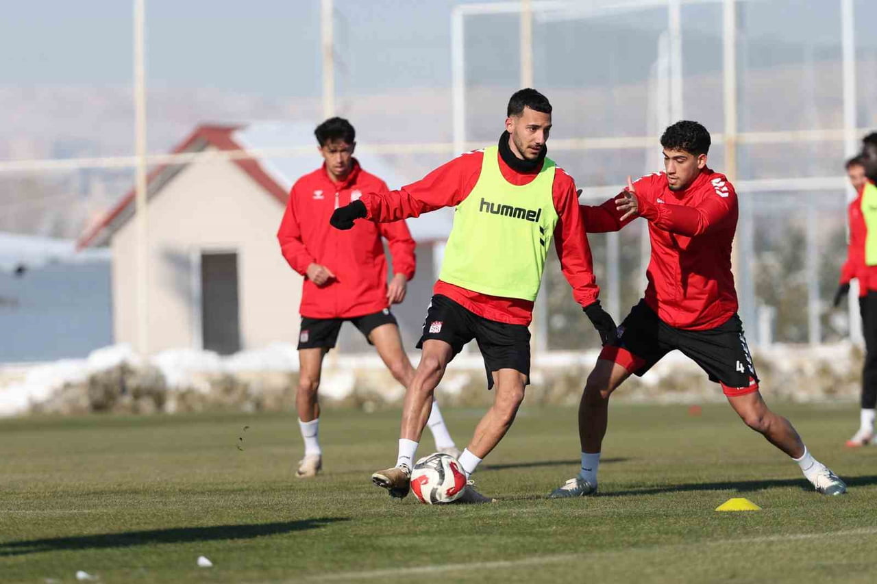 TRENDYOL 1. LİG’İN 20. HAFTASINDA SAHASINDA ERZURUMSPOR’U KONUK EDECEK OLAN ÖZBELSAN SİVASSPOR...