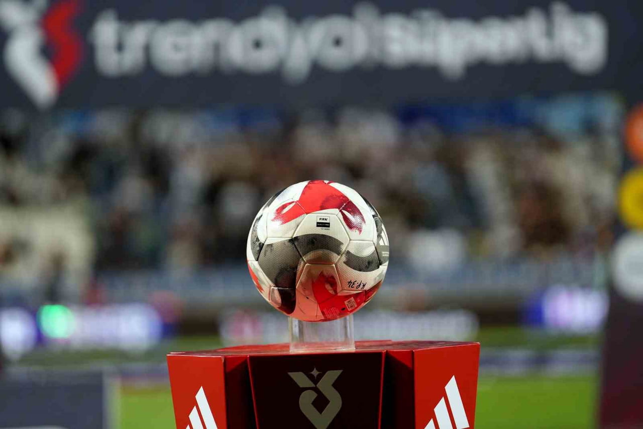 TRENDYOL SÜPER LİG'İN 18. HAFTASI YARIN OYNANACAK İKİ MAÇLA BAŞLAYACAK.