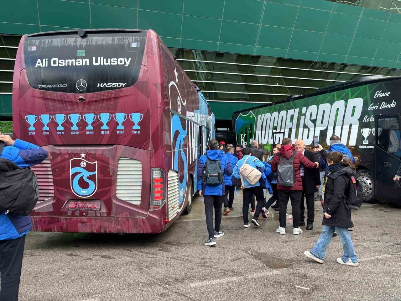 TRENDYOL SÜPER LİG'İN 18. HAFTASINDA OYNANACAK KOCAESLİSPOR - TRABZONSPOR MAÇI ÖNCESİNDE TAKIMLAR...