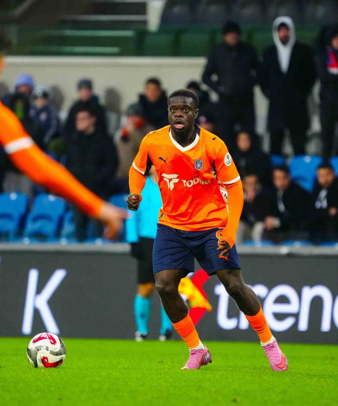 TRENDYOL SÜPER LİG'İN 18. HAFTASINDA RAMS BAŞAKŞEHİR, SAHASINDA KARŞILAŞTIĞI FATİH KARAGÜMRÜK'Ü...