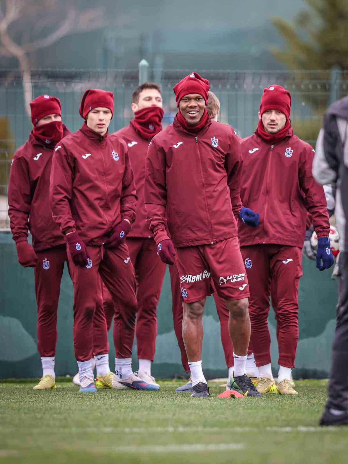 TRENDYOL SÜPER LİG’DE İSTİKRARLI BİR GRAFİK ÇİZEN TRABZONSPOR, İÇ SAHA VE DEPLASMAN...