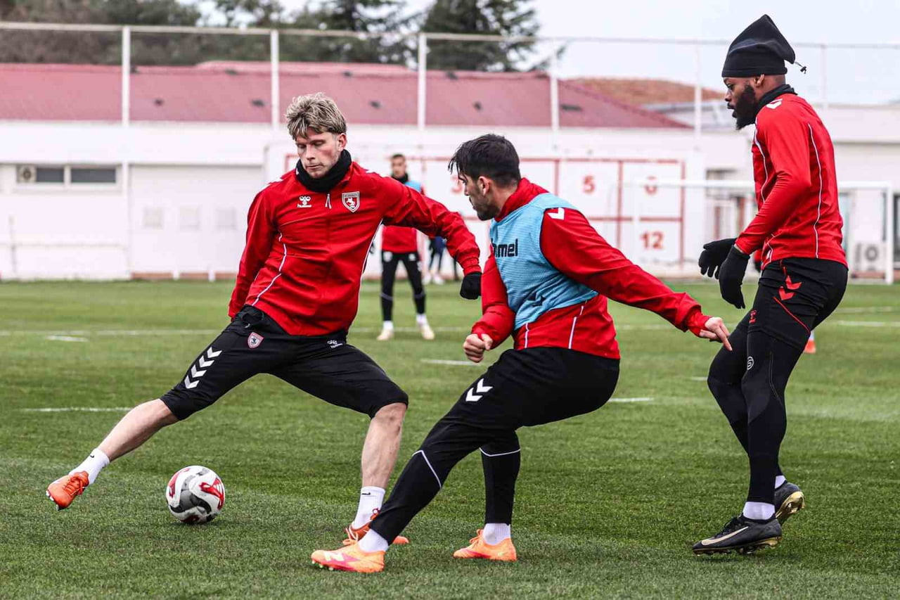 TRENDYOL SÜPER LİG EKİPLERİNDEN SAMSUNSPOR, LİGİN 19. HAFTA MAÇINDA KONUK EDECEĞİ KOCAELİSPOR’U...