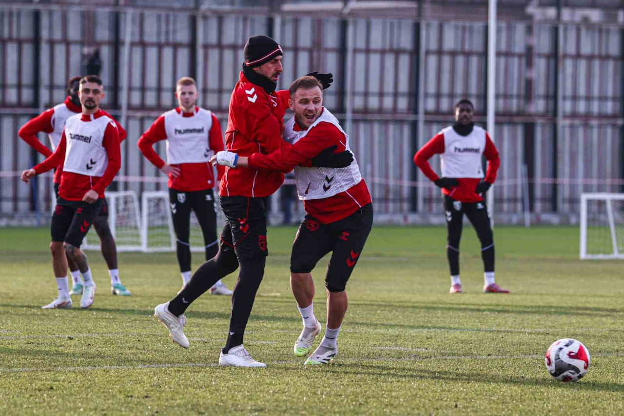 TRENDYOL SÜPER LİG EKİPLERİNDEN SAMSUNSPOR, SAKATLIKLARI BULUNAN HOLSE, EYÜP AYDIN, AFONSO SOUSA...