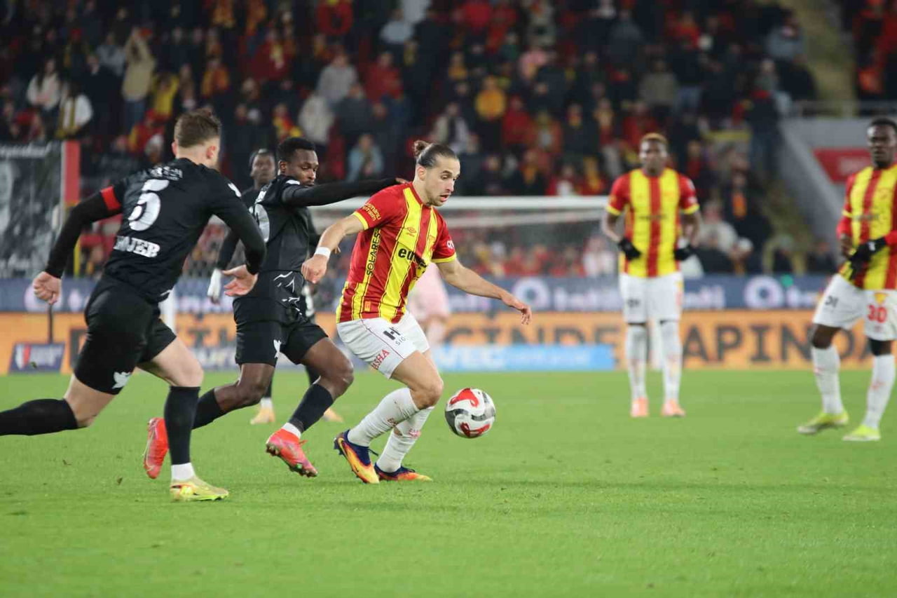 TRENDYOL SÜPER LİG’İN 18. HAFTASINDA GÖZTEPE, SAHASINDA KARŞILAŞTIĞI ÇAYKUR RİZESPOR’U 3-1 MAĞLUP...