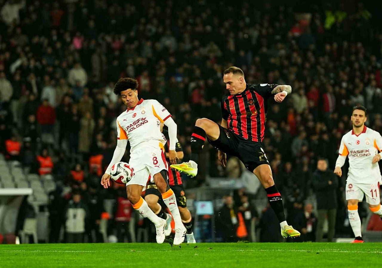 TRENDYOL SÜPER LİG’İN 19. HAFTASINDA GALATASARAY, ATATÜRK OLİMPİYAT STADYUMU’NDA FATİH KARAGÜMRÜK...