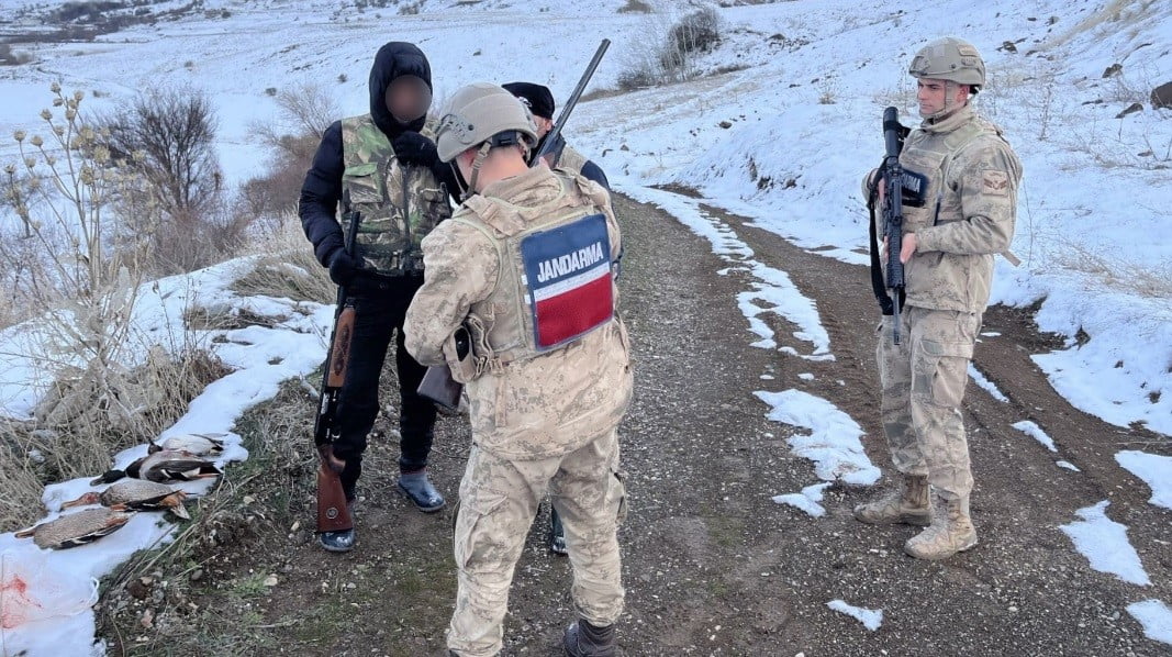 TUNCELİ İL JANDARMA KOMUTANLIĞI TARAFINDAN YÜRÜTÜLEN OPERASYONLARDA KAÇAK AVCILIKLA MÜCADELEDE 12...