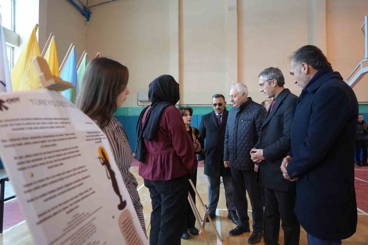 TÜRK DESTANLARININ FELSEFİ DERİNLİĞİ SERGİYE TAŞINDI