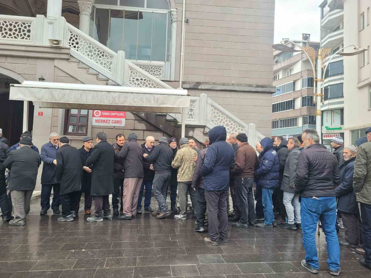 TÜRKELİ'DE UMRE ADAYLARI DUALARLA UĞURLANDI TÜRKELİ MERKEZ CAMİ İMAM HATİBİ BEKİR YILMAZ...