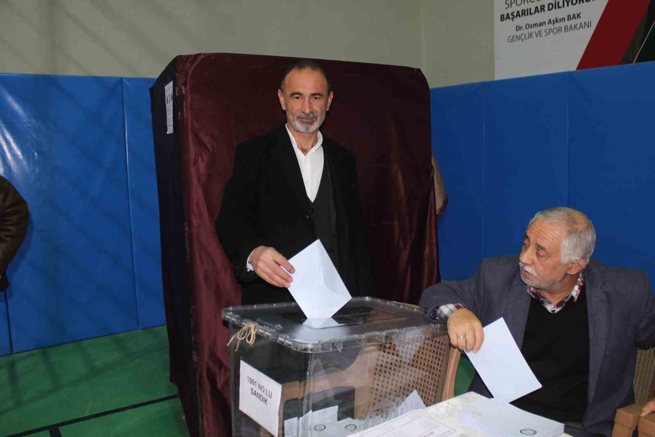 TÜRKELİ ESNAF ODASI’NDA ALİ KARAHAN GÜVEN TAZELEDİ TÜRKELİ ESNAF VE SANATKÂRLAR ODASI BAŞKANLIĞI...