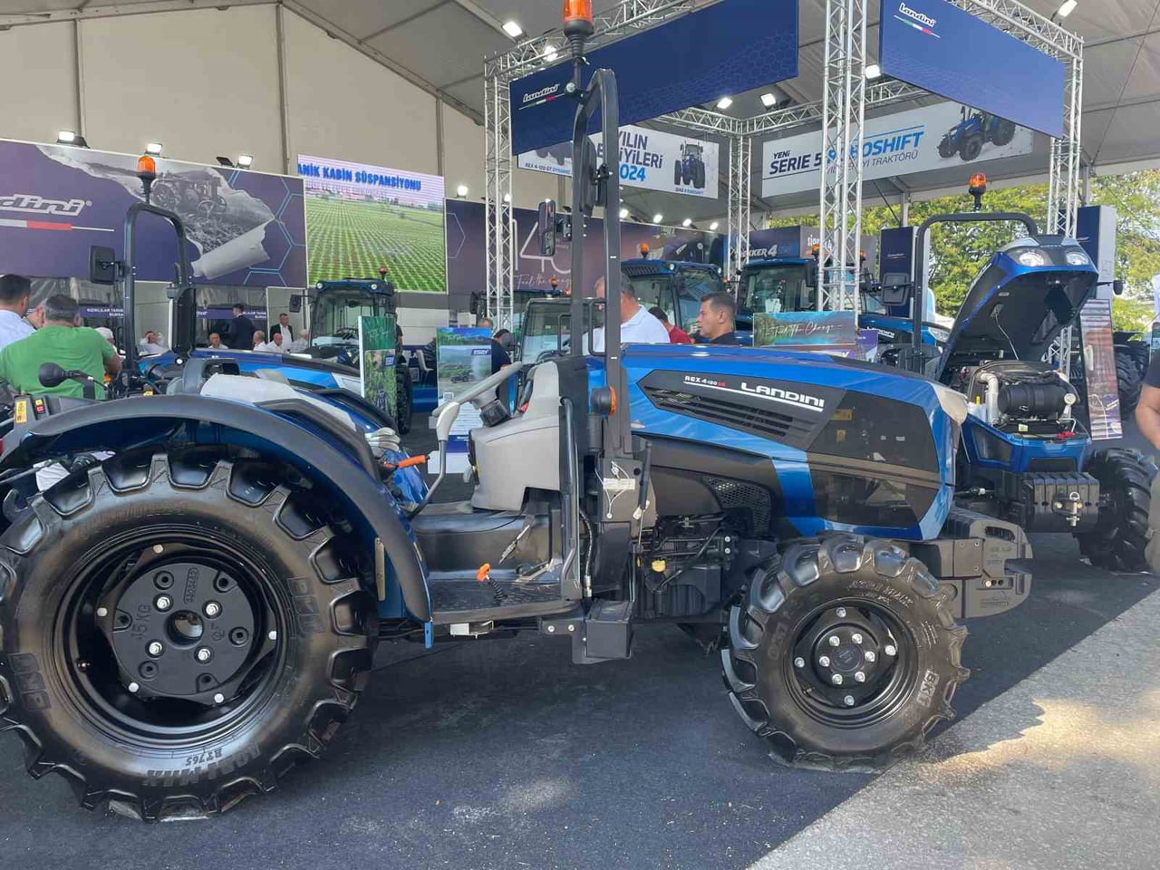TÜRKİYE'DE GEÇEN YIL TRAKTÖR SATIŞLARI, 50 BİN ADEDİN ÜZERİNDE GERÇEKLEŞTİ.