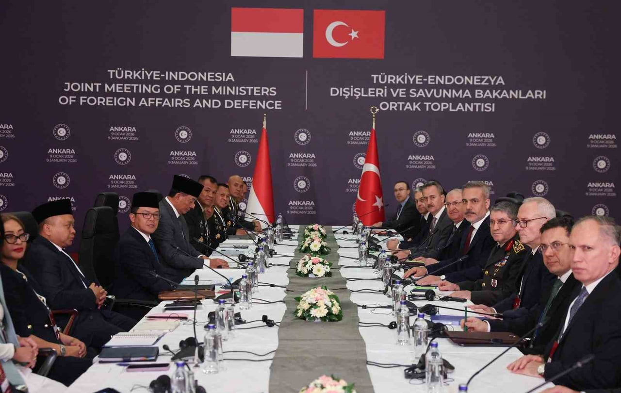 TÜRKİYE İLE ENDONEZYA ARASINDA SİYASİ, SAVUNMA VE GÜVENLİK ALANLARINDAKİ İŞ BİRLİĞİNİ BÜTÜNCÜL BİR...
