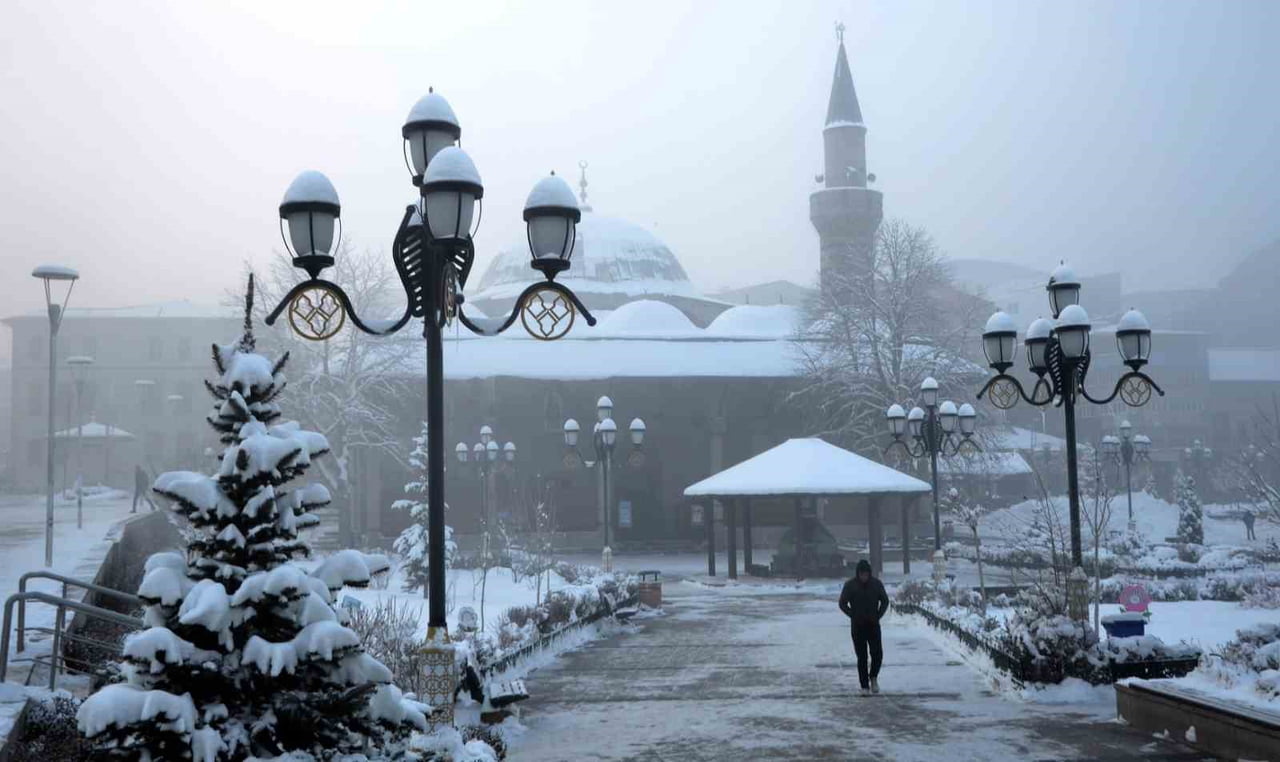 TÜRKİYE’NİN BATISI YAVAŞ YAVAŞ BAHARA HAZIRLANIRKEN DOĞUDA  DONDURUCU SOĞUKLAR DEVAM EDİYOR. ...