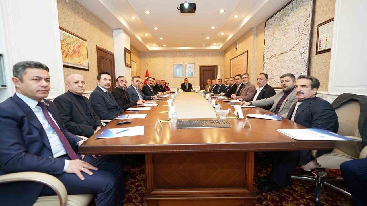 TÜRKİYE ODALAR VE BORSALAR BİRLİĞİ (TOBB) YÖNETİM KURULU ÜYESİ VE ERZURUM TİCARET VE SANAYİ ODASI...