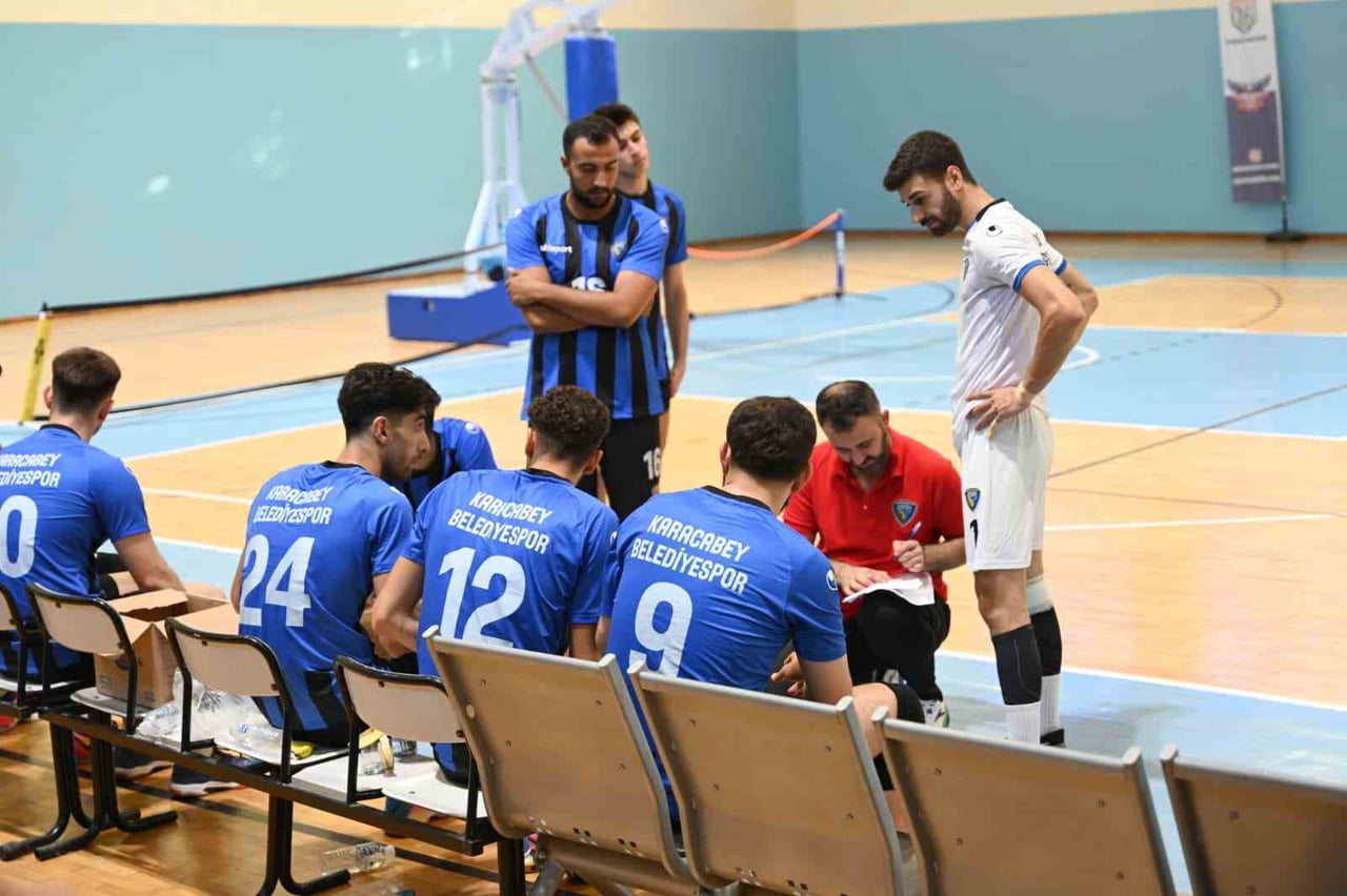 TÜRKİYE VOLEYBOL FEDERASYONU (TVF) ERKEKLER 2. LİG 2. GRUP’TA PLAY-OFF MÜCADELESİ VEREN KARACABEY...