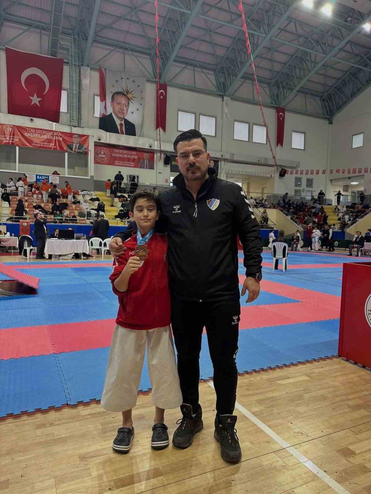 TÜRKİYE YILDIZLAR KARATE LİGİ 2. ETAP MÜSABAKALARINDA DÜZCELİ SPORCULAR BÜYÜK BAŞARI...