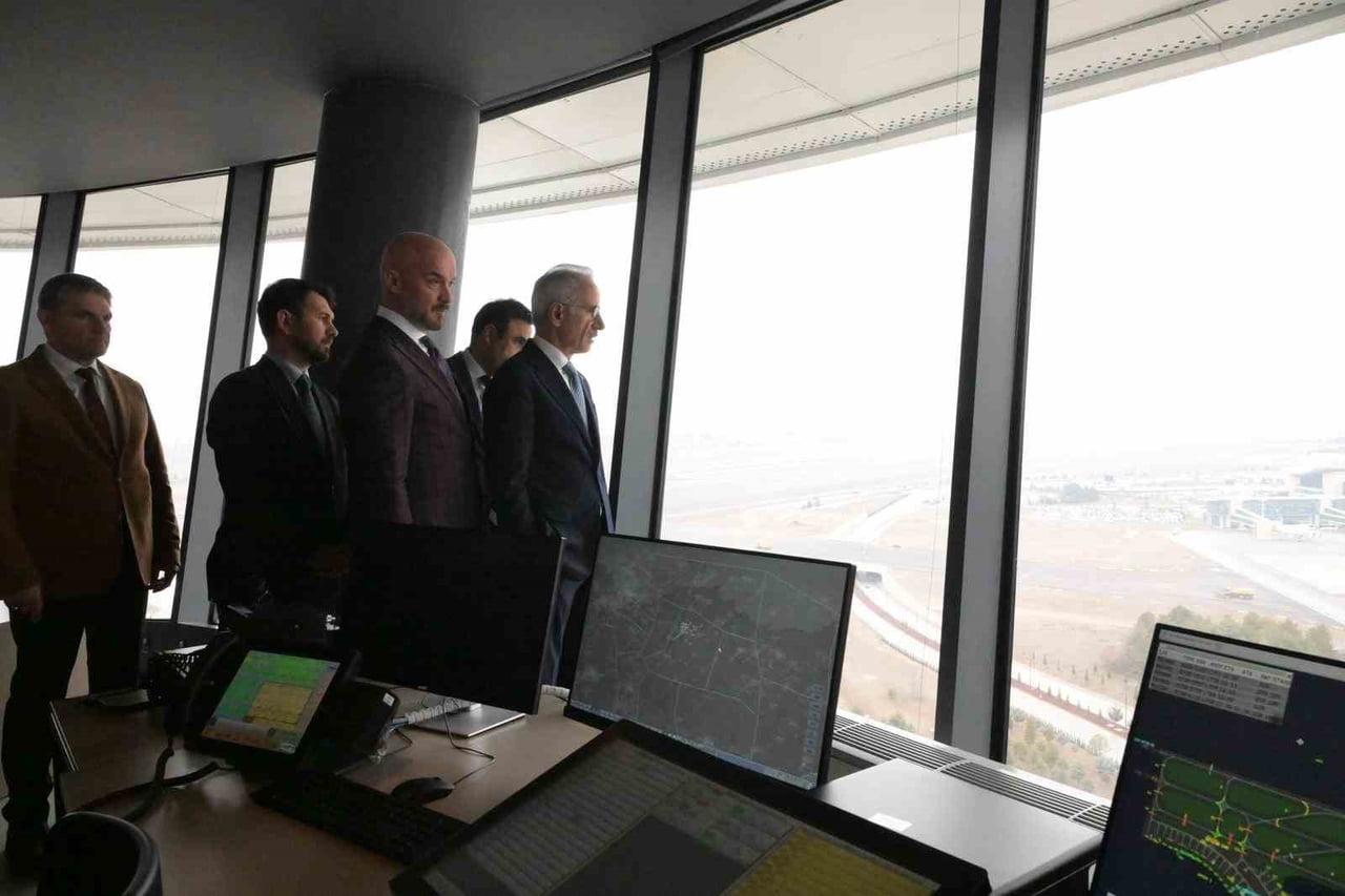 ULAŞTIRMA VE ALTYAPI BAKANI ABDULKADİR URALOĞLU, "ESENBOĞA HAVALİMANI'NDA TOPLAM 41 BİN 52...