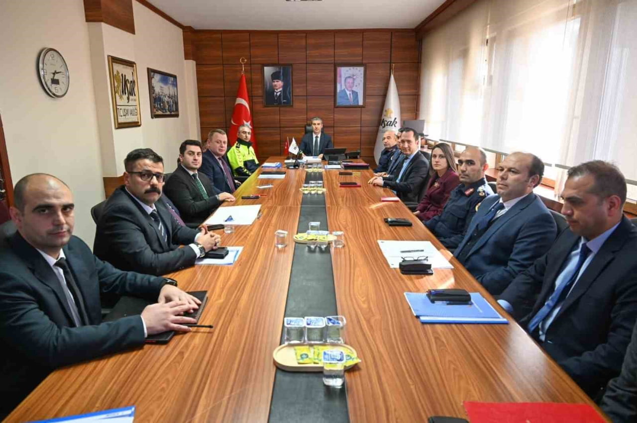 UŞAK’TA GÜVENLİK VE ASAYİŞ HİZMETLERİNE İLİŞKİN “İL GÜVENLİK, ASAYİŞ VE KOORDİNASYON KURULU...