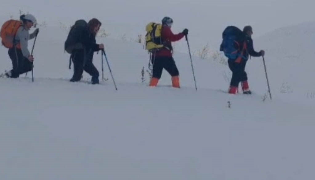 VADİ DOĞA SPORLARI KULÜBÜ ÜYELERİ, VAN’IN ÖZALP İLÇESİNDE BULUNAN HAYAL DAĞI’NA ÜÇÜNCÜ KEZ...